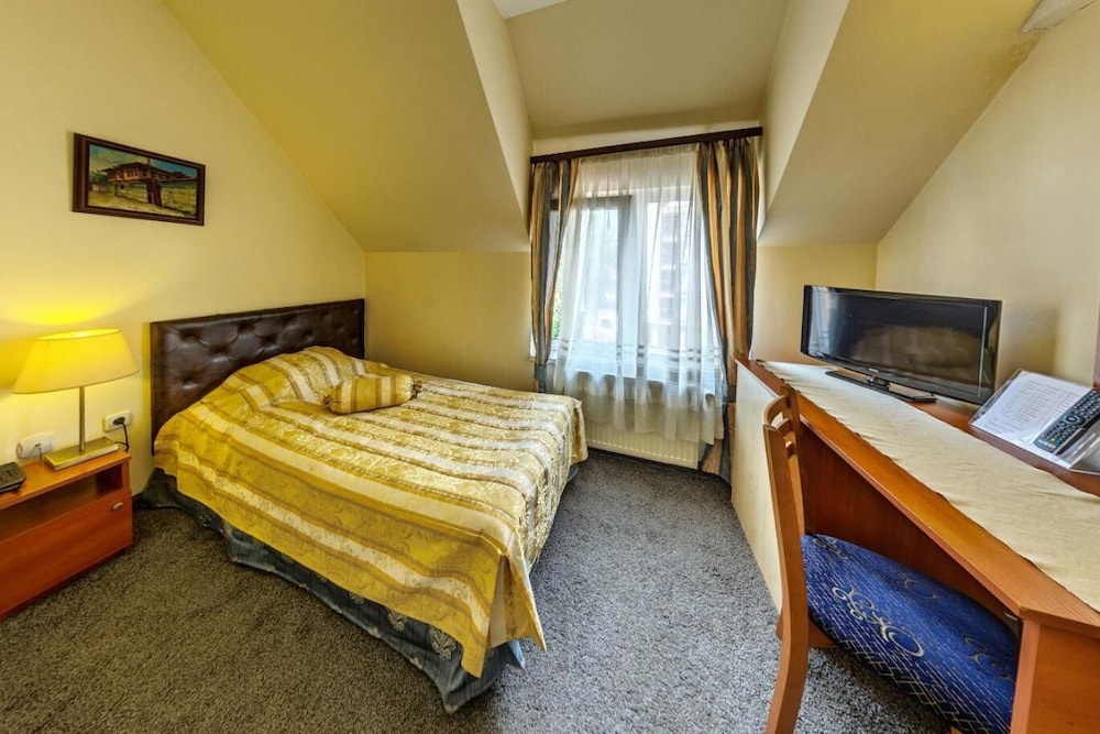 Hotel Cheap 11/34