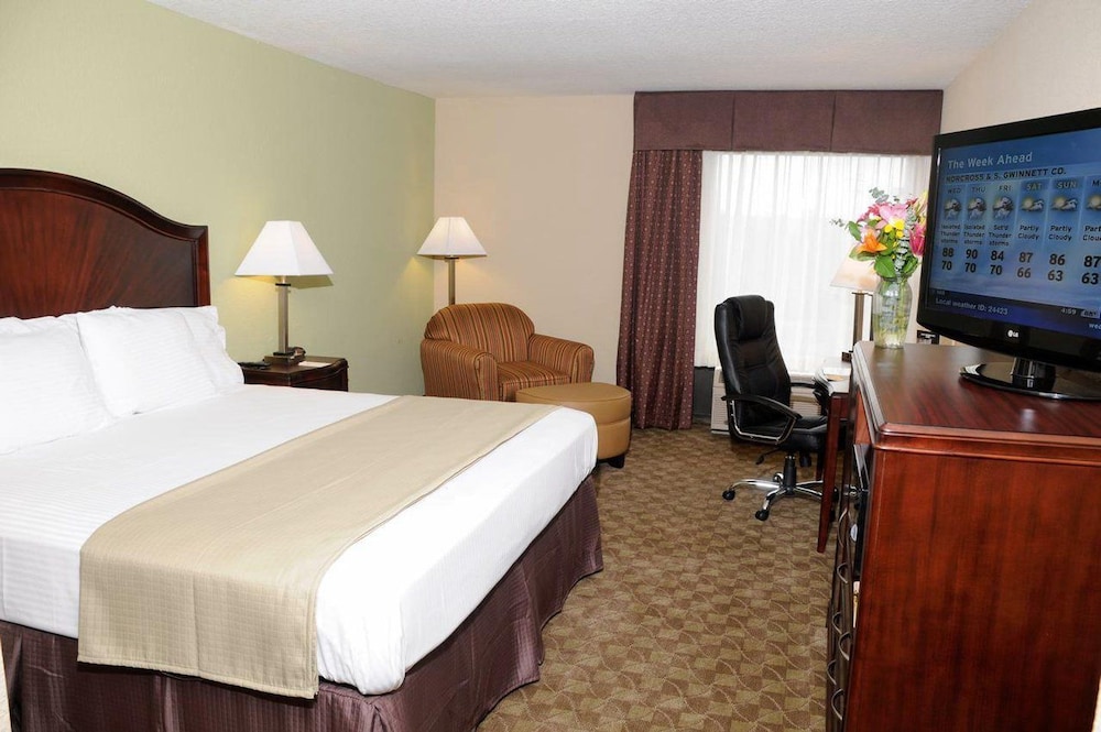 Holiday Inn Express Peachtree Corners Norcross 24/78
