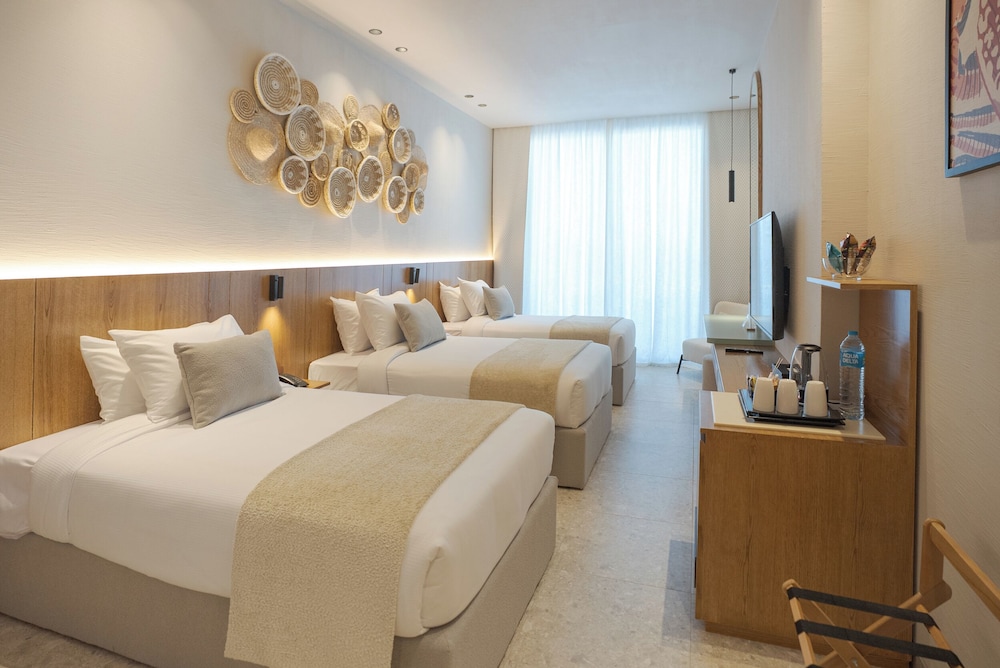 DELUXE, DOUBLE BED, POOL VIEW