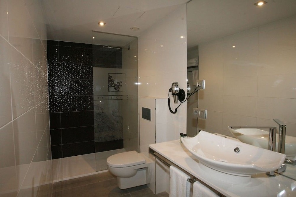 HOTEL CARDENAL 30/30