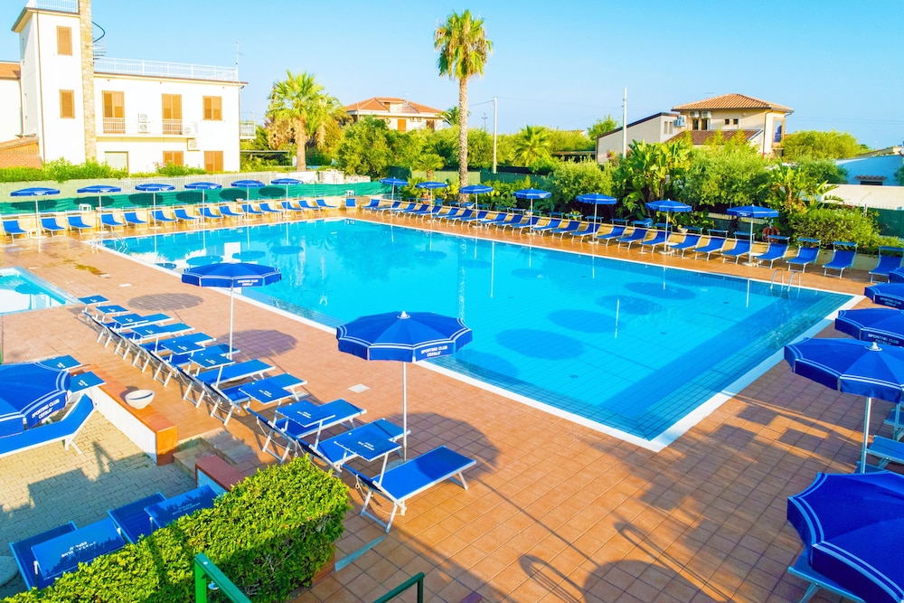 Cefalu Resort Sporting Club 39/69