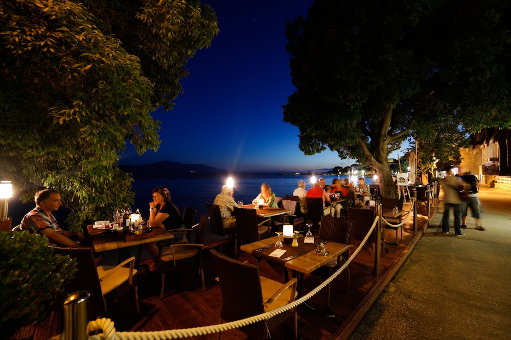 Marco Polo Boutique Hotel 47/52