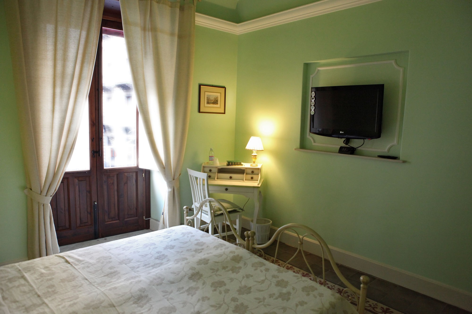 ROOM, TRIPLE