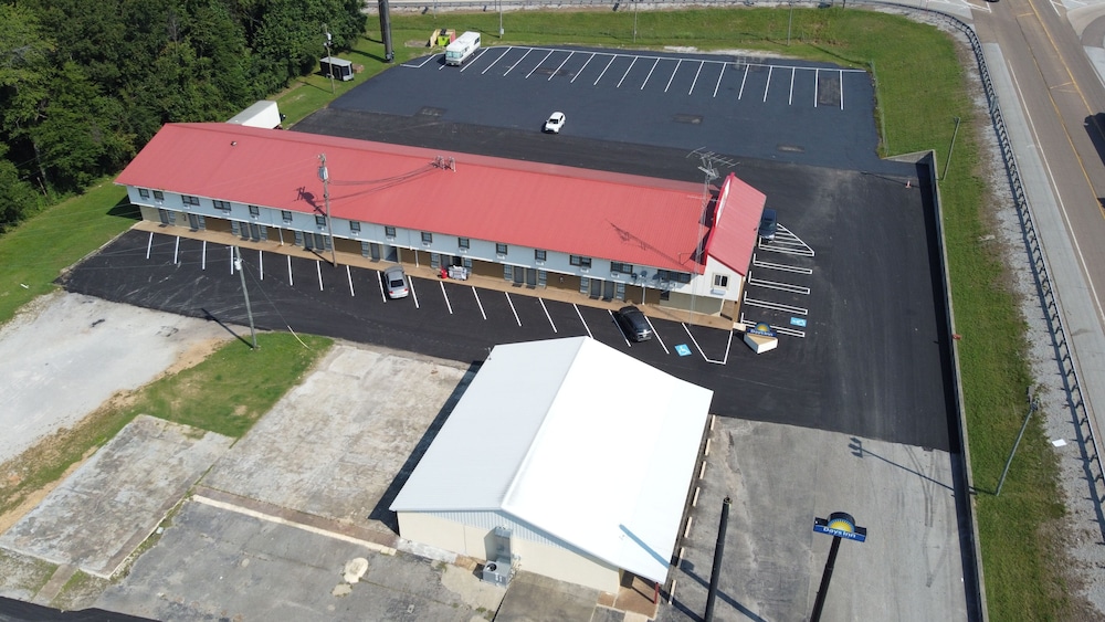 Days Inn by Wyndham Holladay 3/50