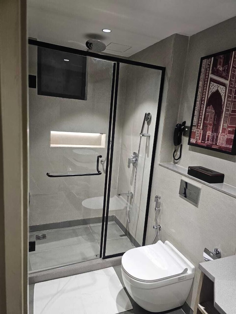 Crystal Inn Hotel 45/50