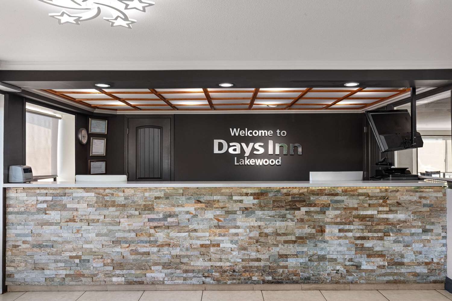 Days Inn by Wyndham Lakewood South Tacoma 4/67