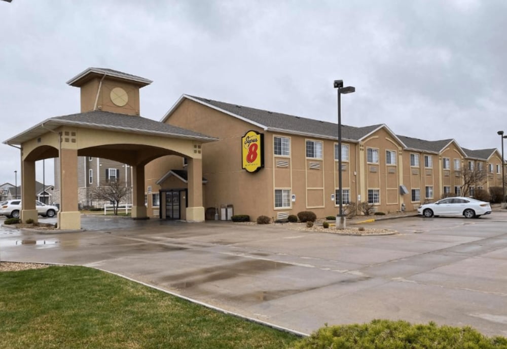 Super 8 by Wyndham Great Bend 24/25