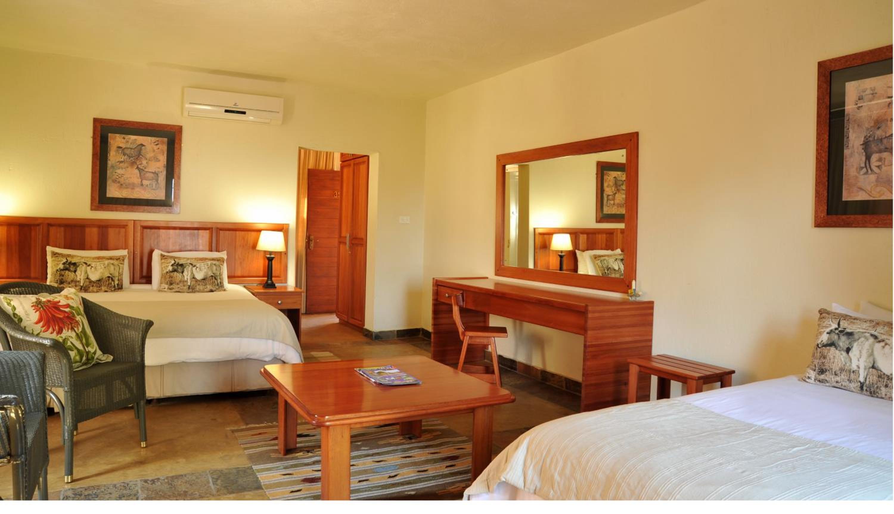 Ebundu Lodge 19/79