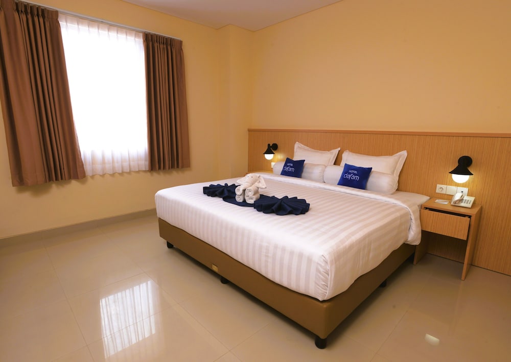 SUPER, DELUXE, KING BED
