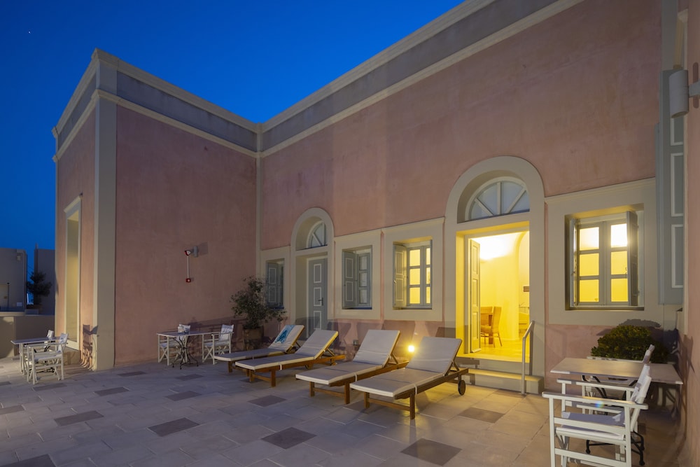 Aria Lito Mansion 3/68