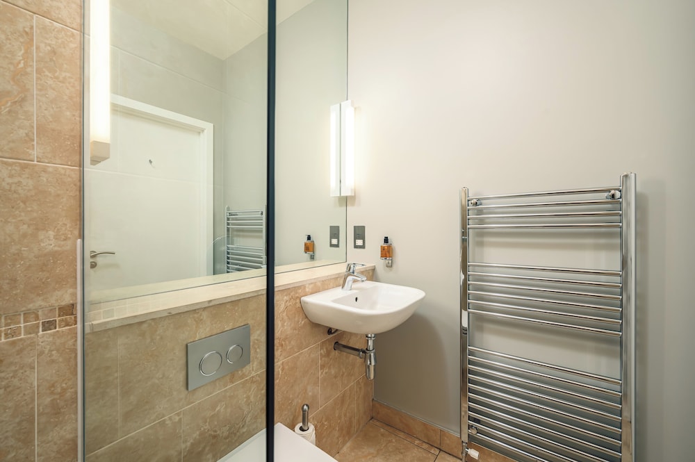 Destiny Scotland - St. Andrew Square Apartments 47/50