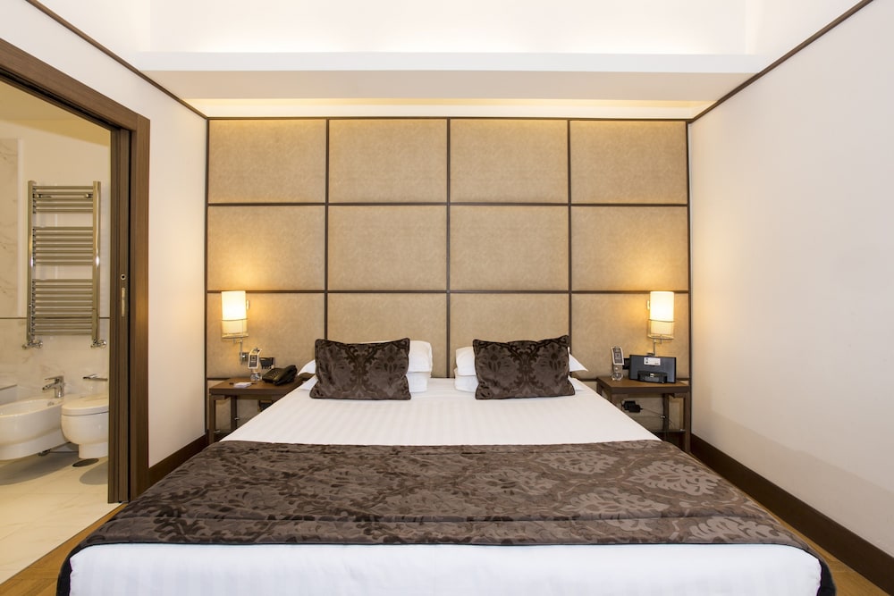 The Independent Hotel 19/62