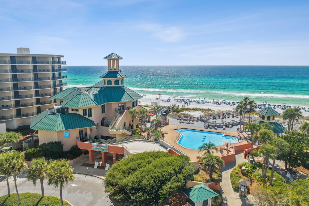 Luau Resort by Panhandle Getaways 5/50