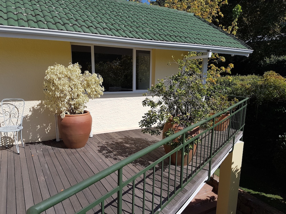 On Pinewood Guest House 18/47