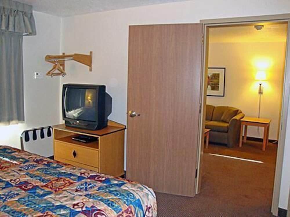 Motel6 Ogden, UT - 21st Street 21/24