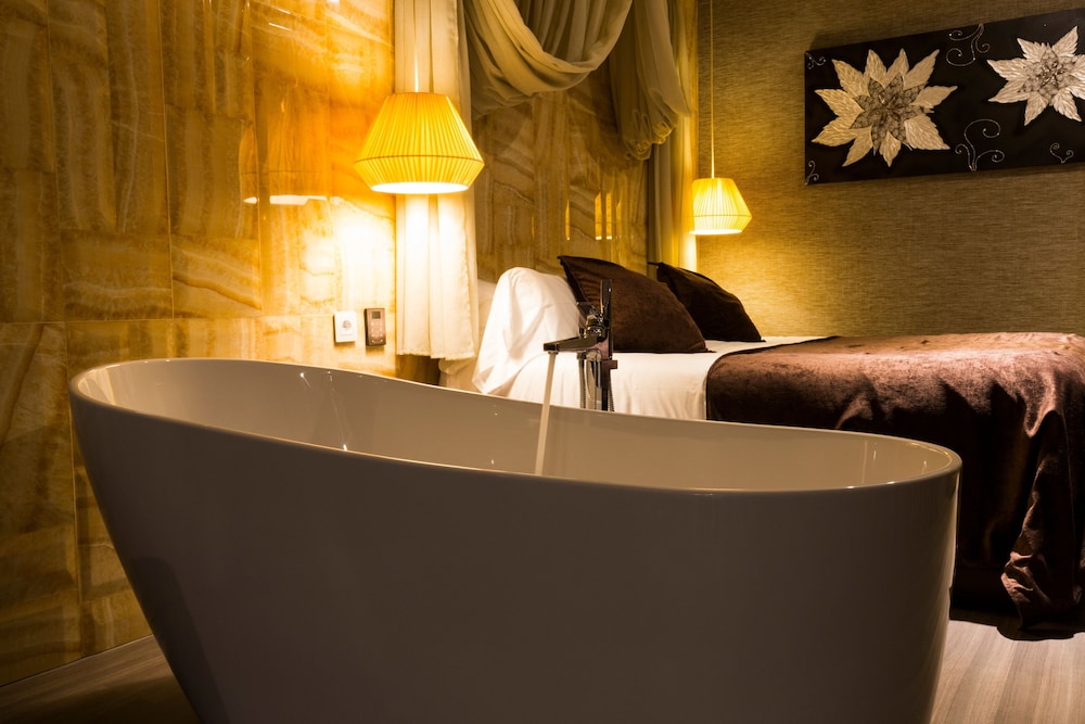 Sant Jordi Boutique Hotel 39/69