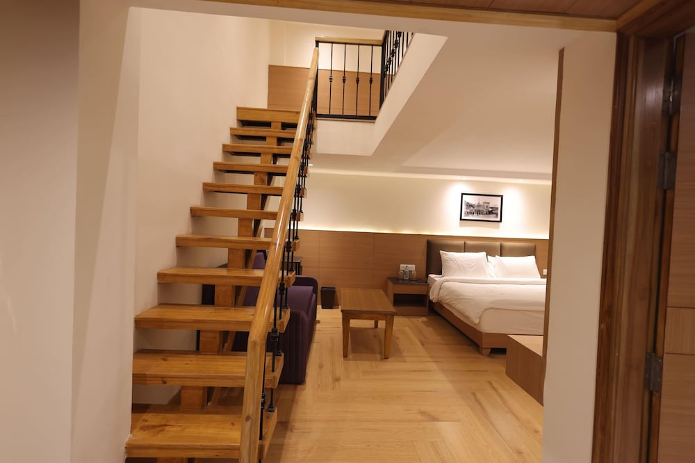 Ramada By Wyndham Mussoorie Mall Road 25/48