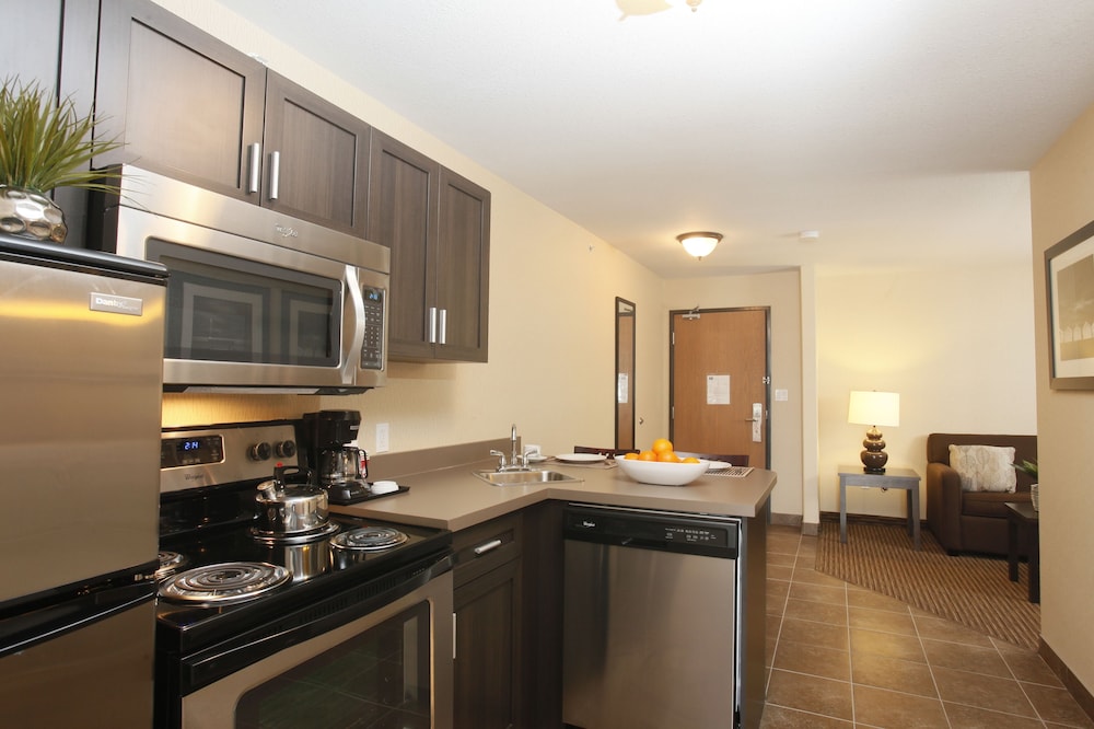 Pomeroy Inn Suites At Olds 54/59