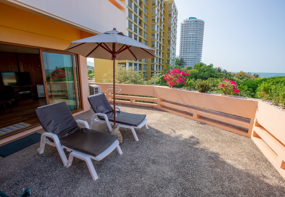 Sailom Hotel 53/65