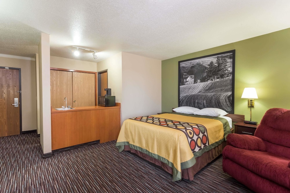 Super 8 By Wyndham Germantown/Milwaukee 20/41