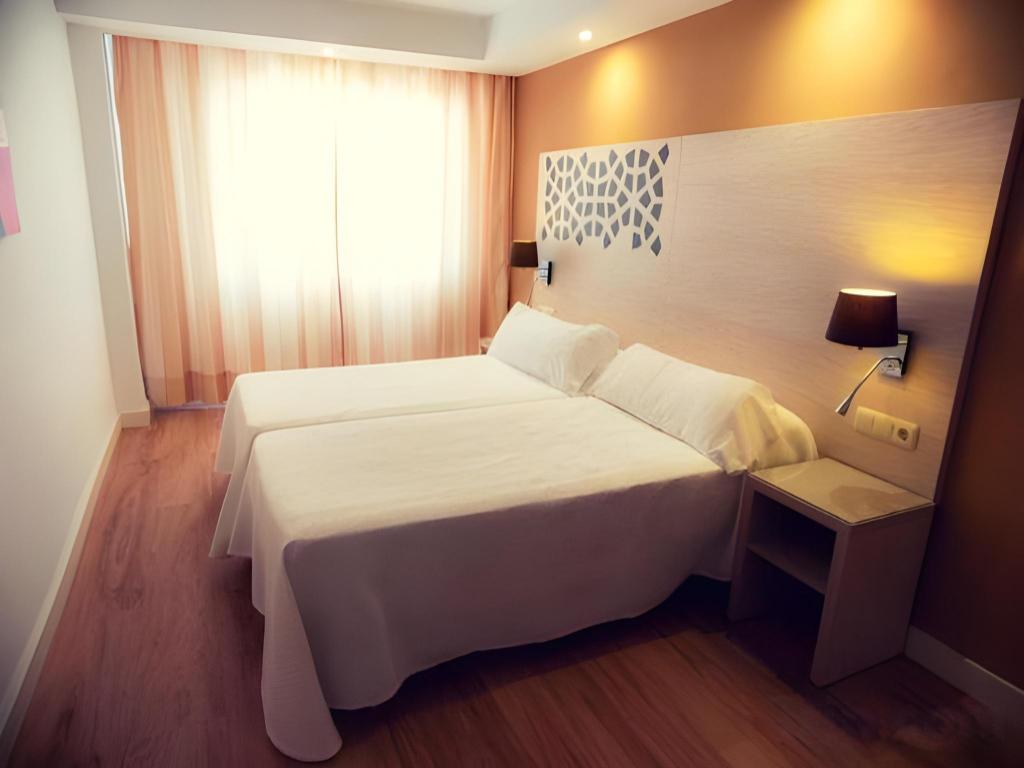 1 Bedroom, Apartment, Twin Beds, Balcony