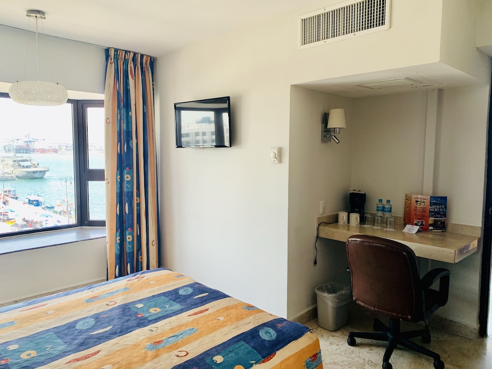 Mar y Tierra Hotel 23/48