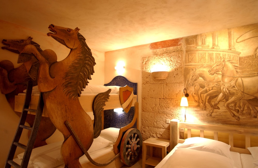 Europa-Park Freizeitpark & Erlebnis-Resort, Hotel Colosseo 29/68