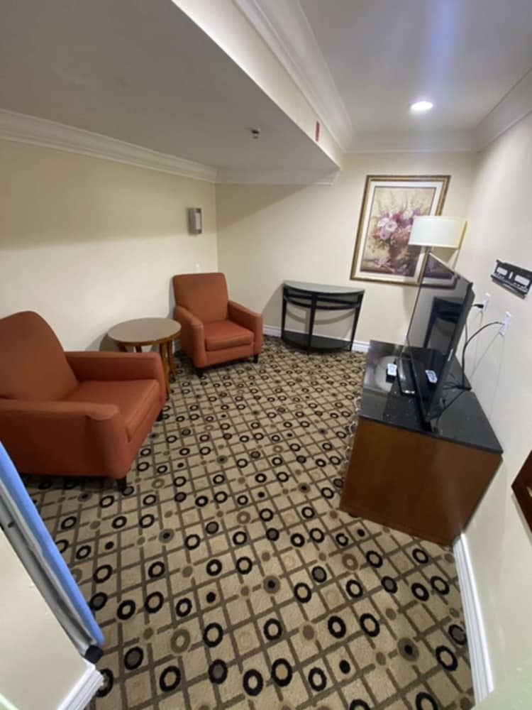Baymont by Wyndham College Park Atlanta Airport South 35/50