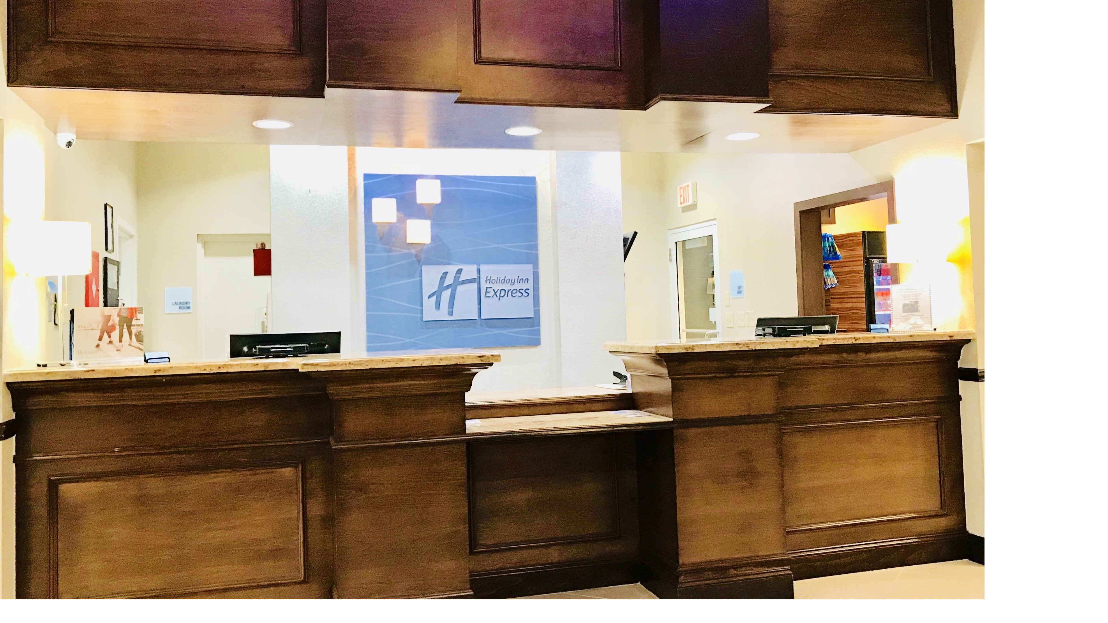 Holiday Inn Express and Suites Kendall 11/77