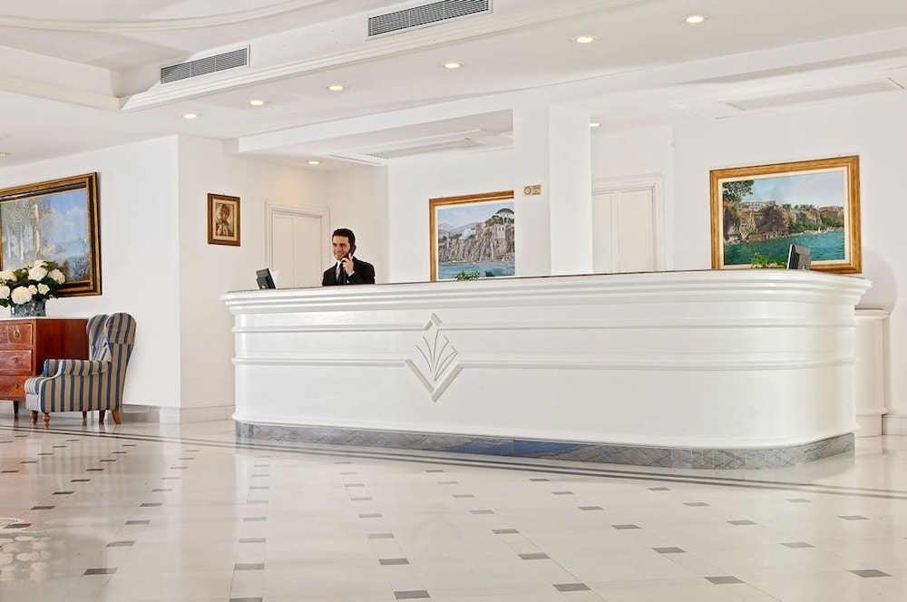 Grand Hotel Riviera 3/50