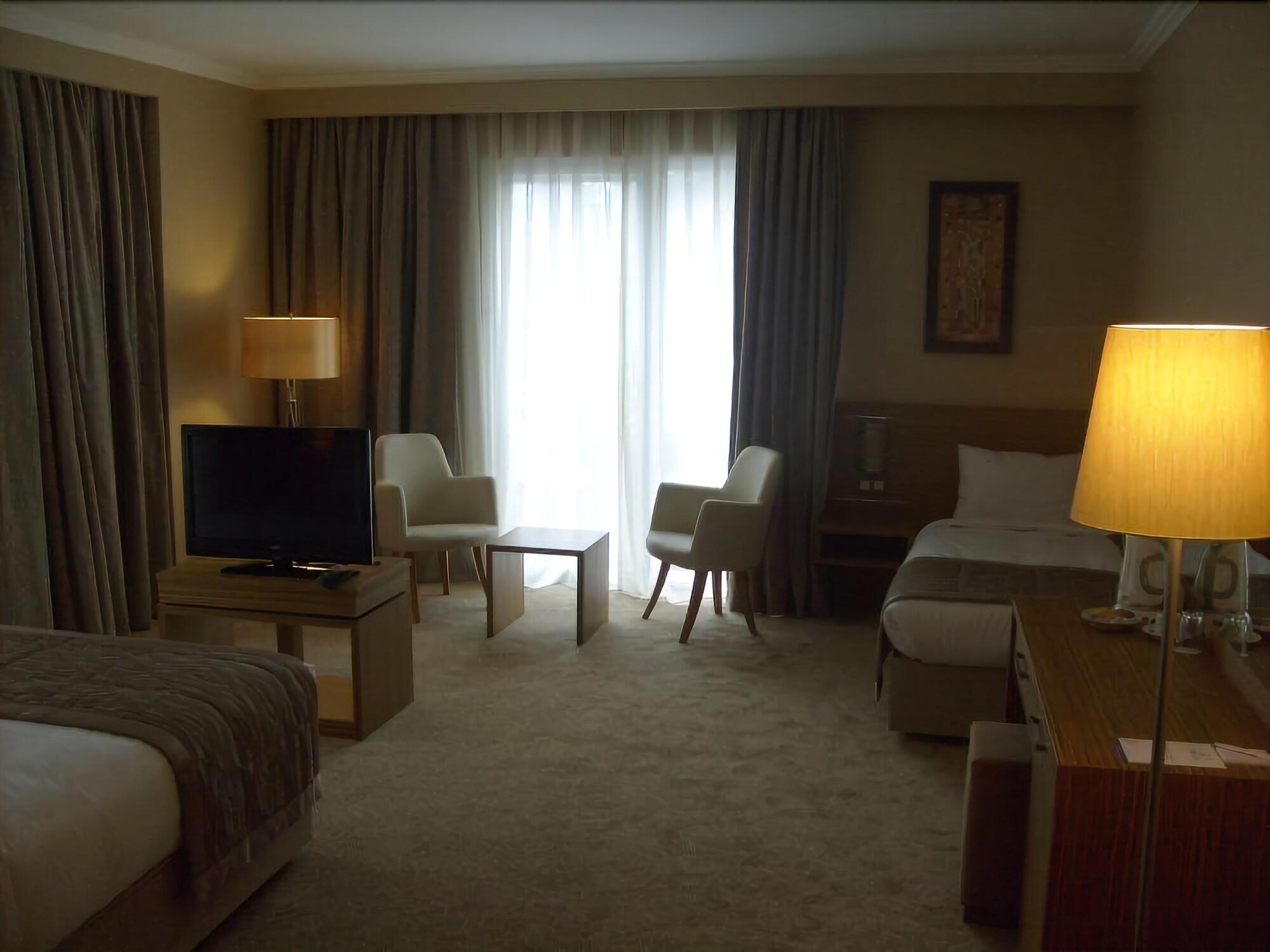 Hotel Almina Park 19/39