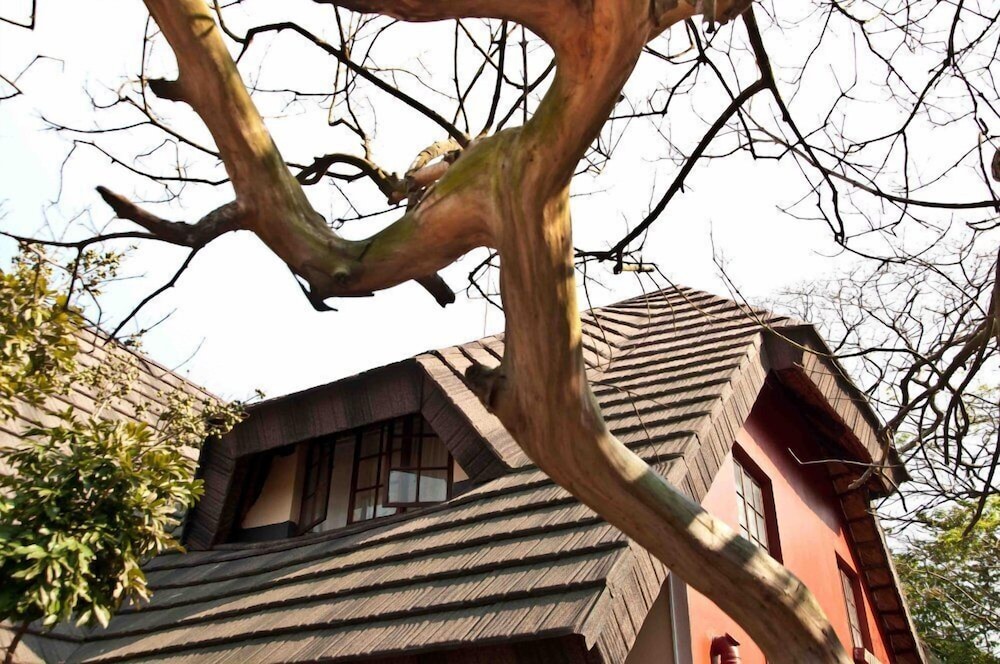 Woodpecker Inn 3/43