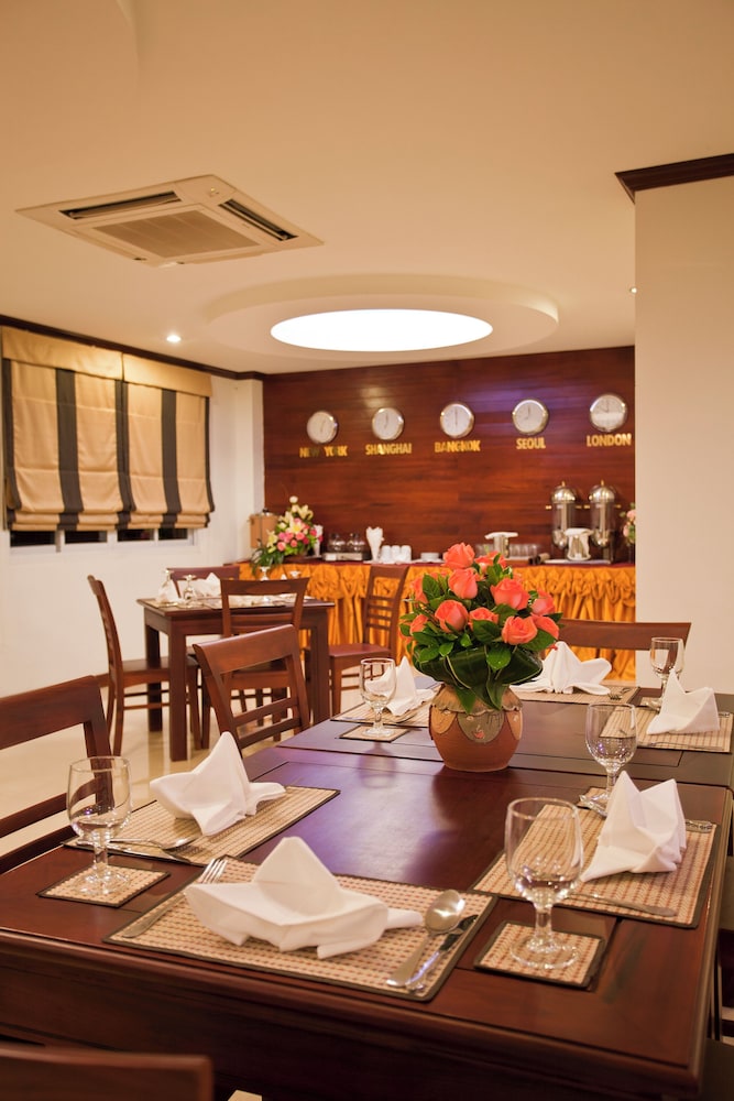 Lao Golden Hotel 46/53