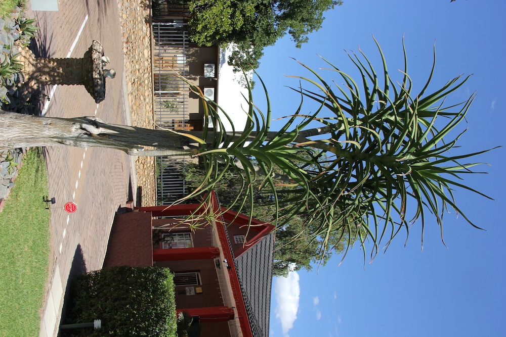 Gumtree Guest House 62/64