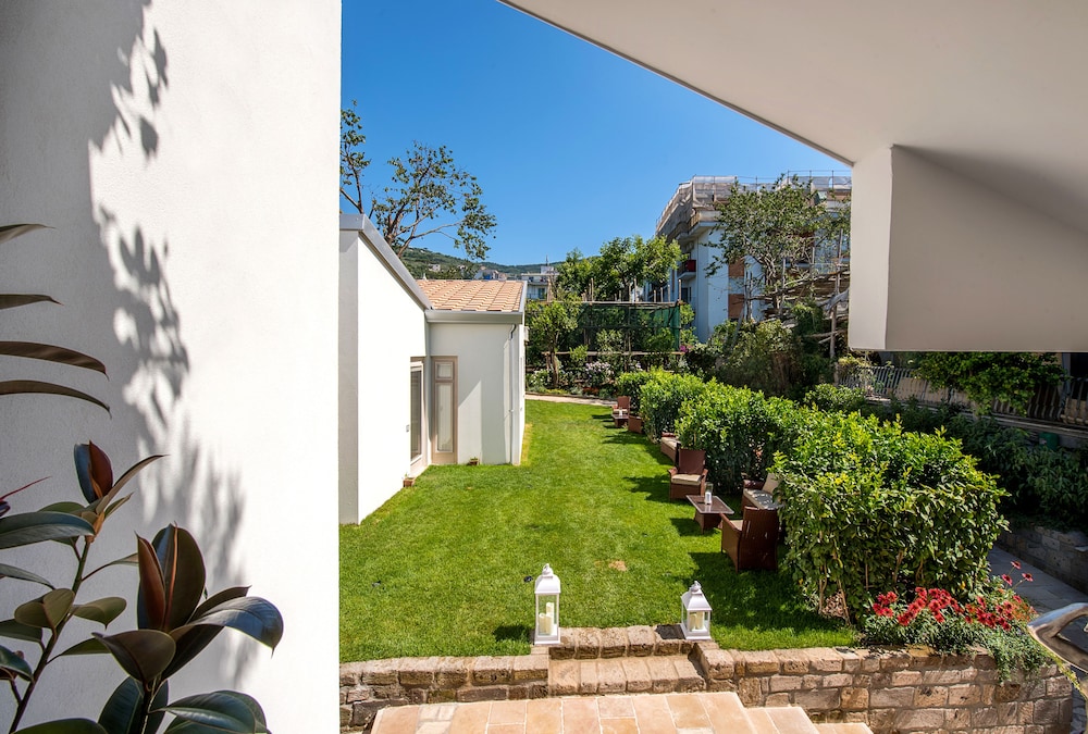 Don Antonino Relais Hotel 67/71