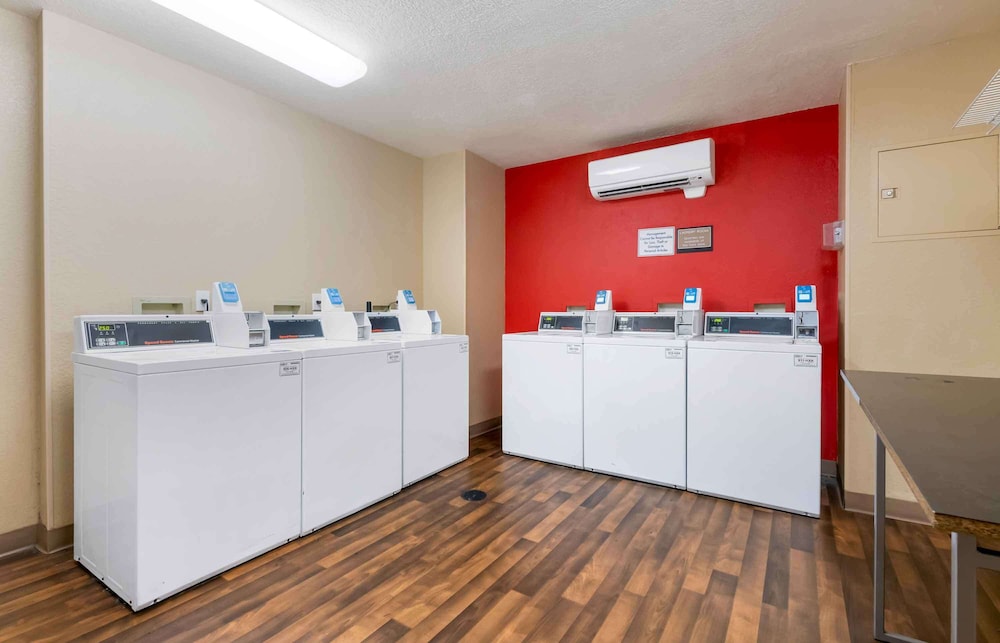 Extended Stay America Select Suites Orlando Southpark 7/56