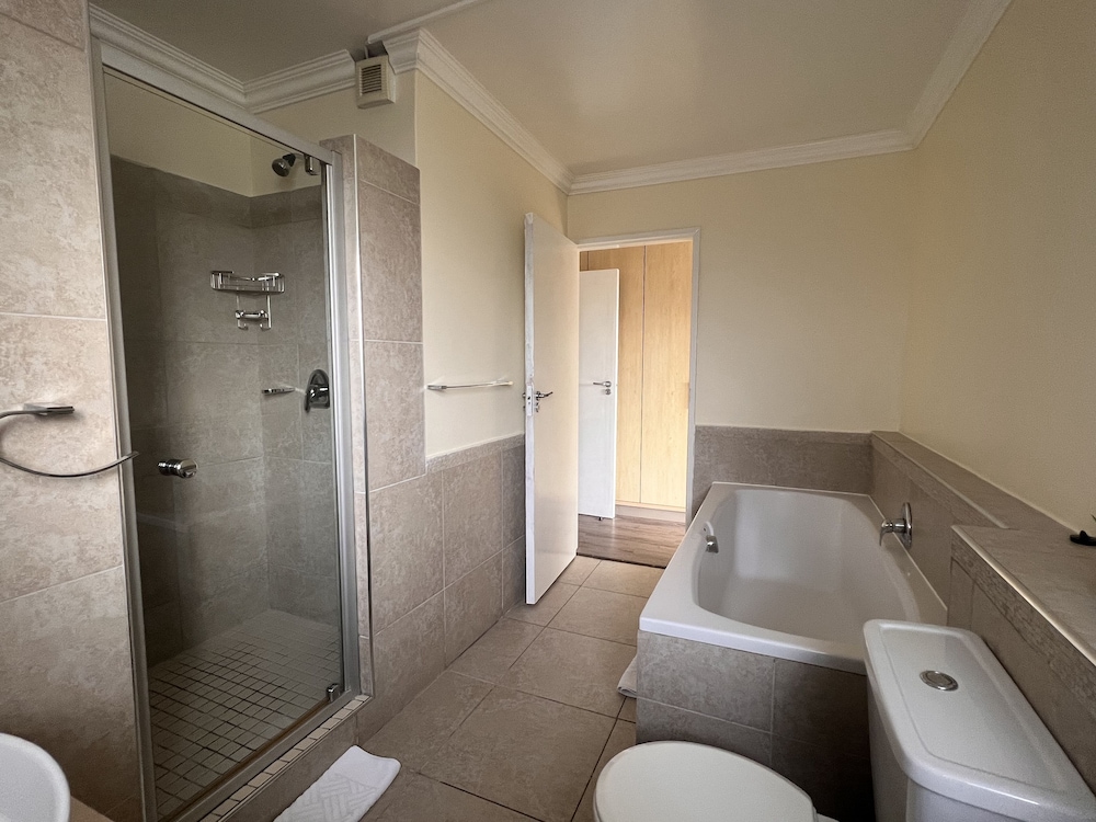 Century City Boutique Apartments 45/50