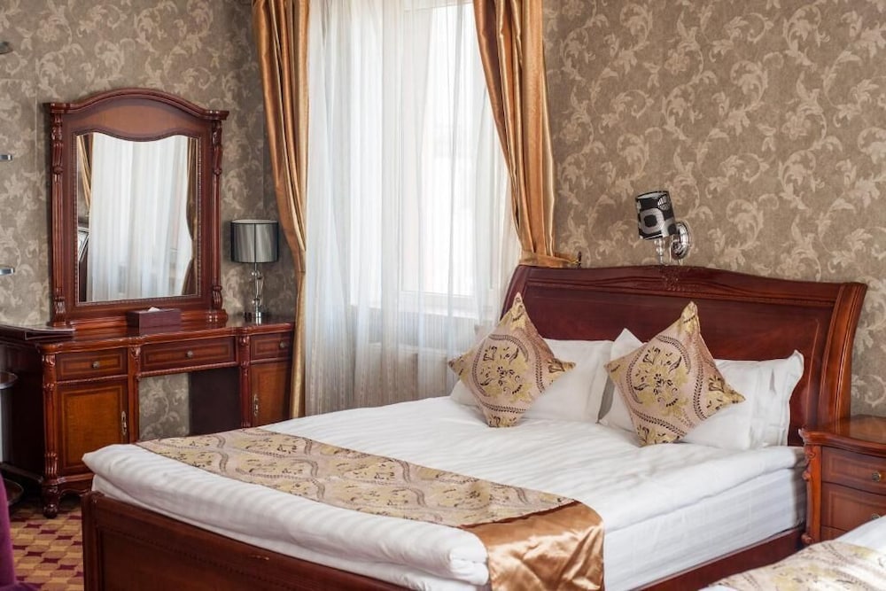 Ub City Hotel 12/50