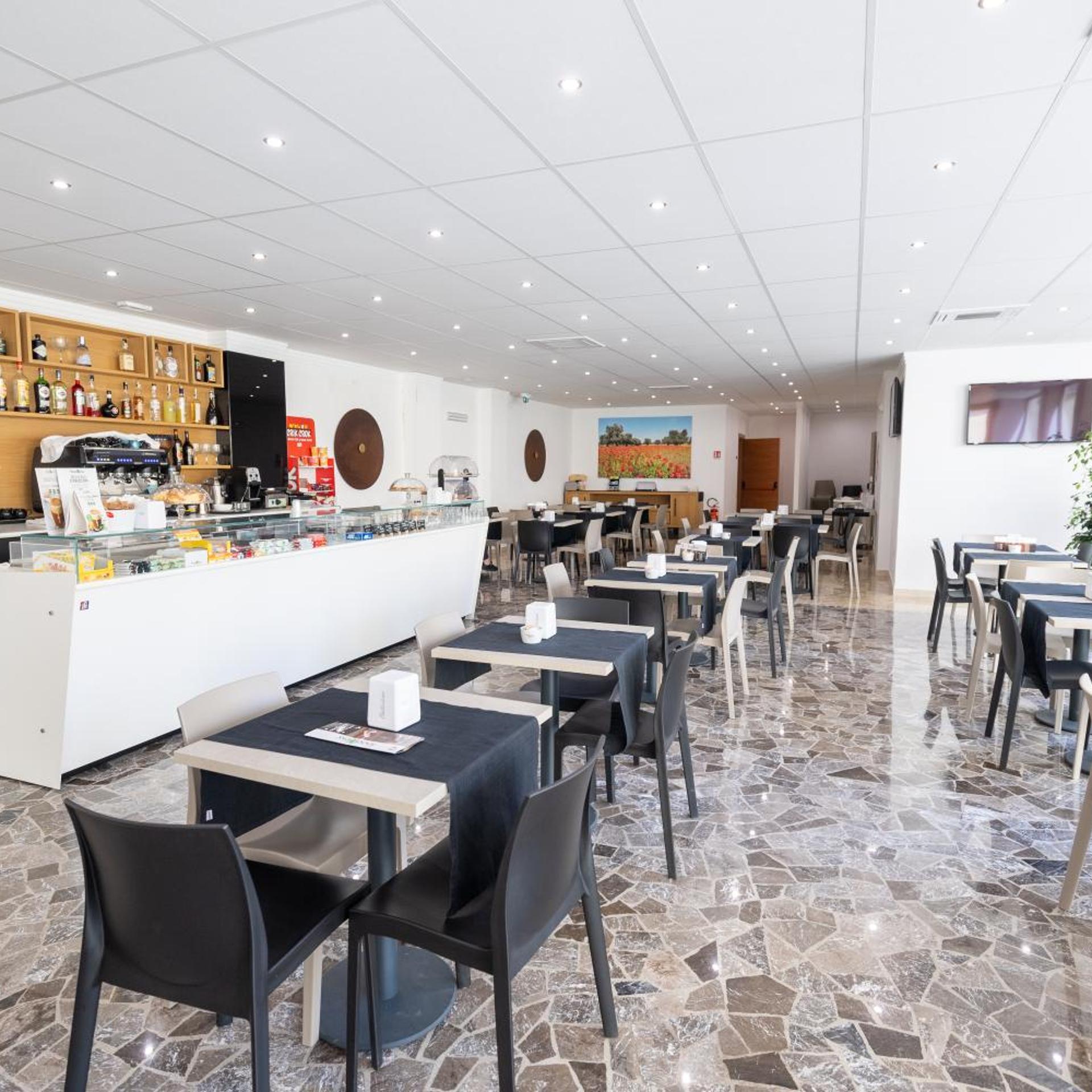 Hotel Auditorium 30/50