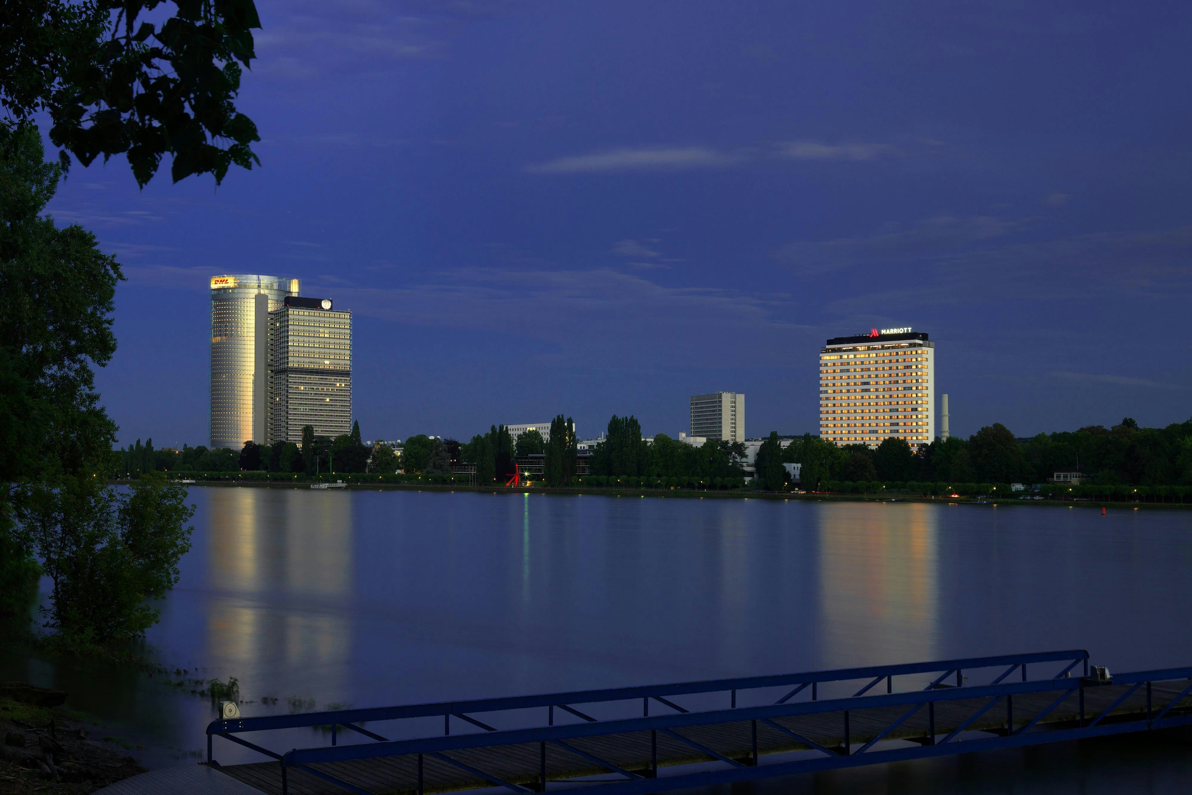 BONN MARRIOTT HOTEL 64/68