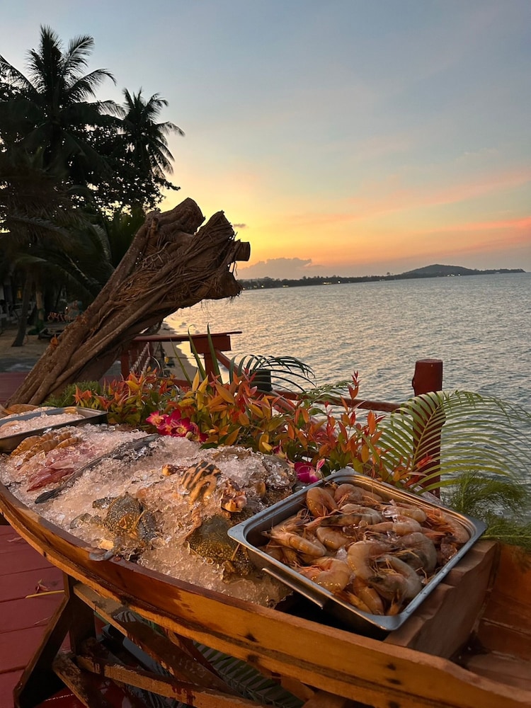 Adarin Beach Resort (ex New Lapaz Villa) 55/65