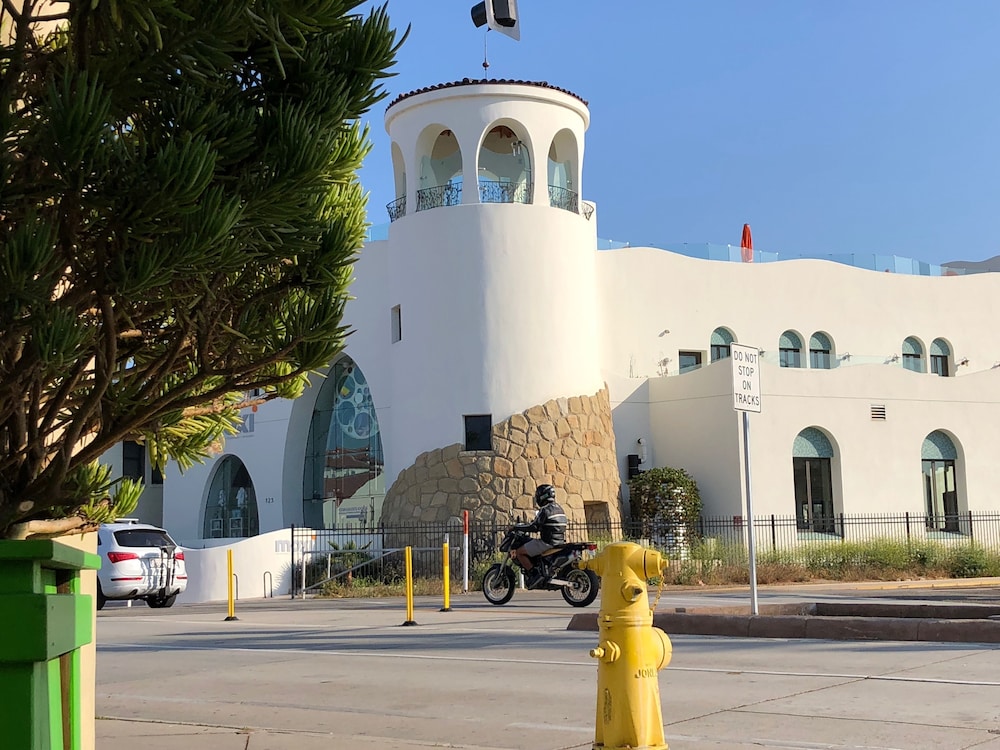 Villa Rosa Inn 69/78