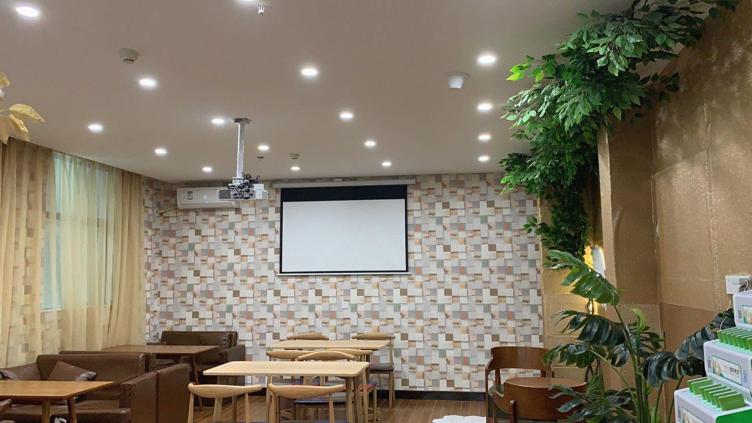 Zhuxing Boutique Theme Hotel 9/13