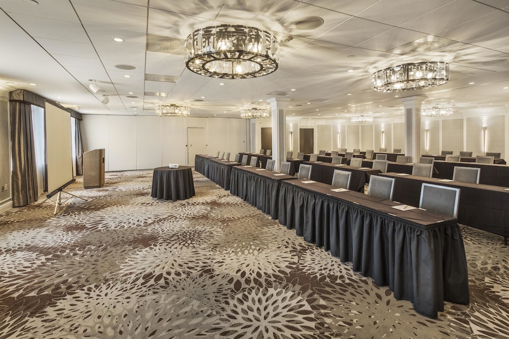 Doubletree By Hilton Hotel Nanuet 57/62
