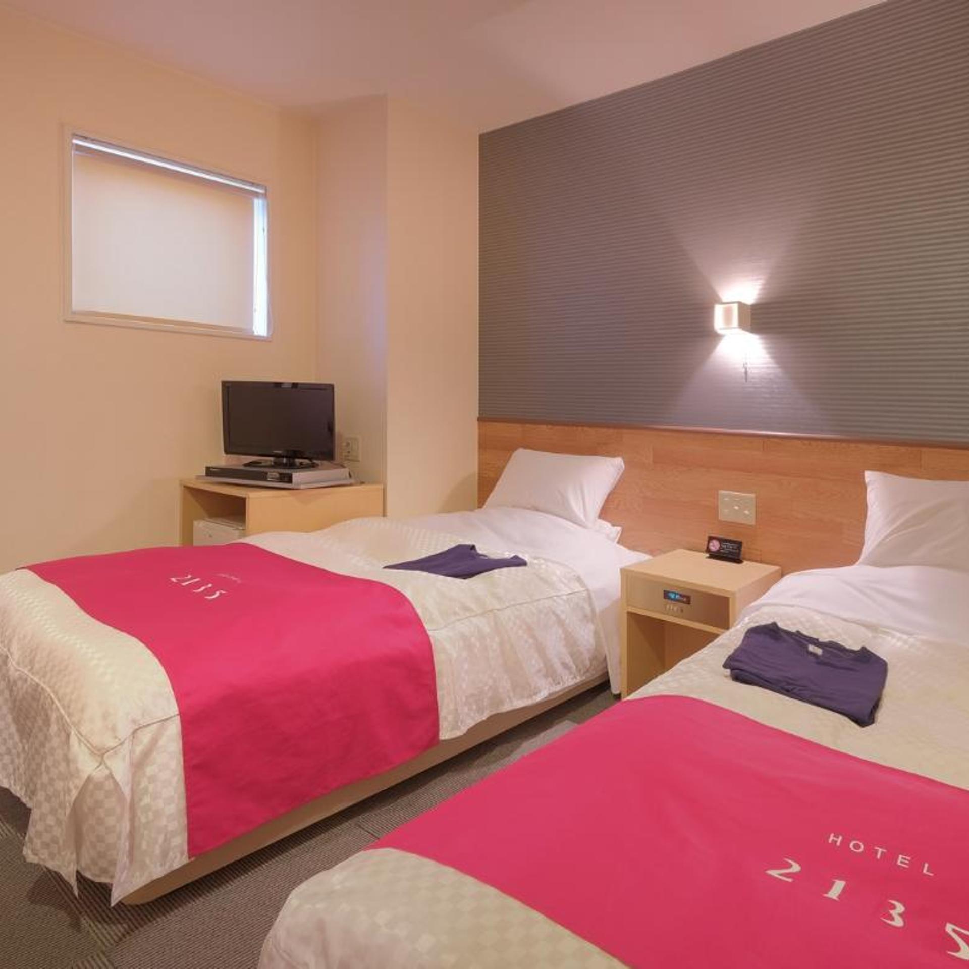 Hotel 2135 13/50