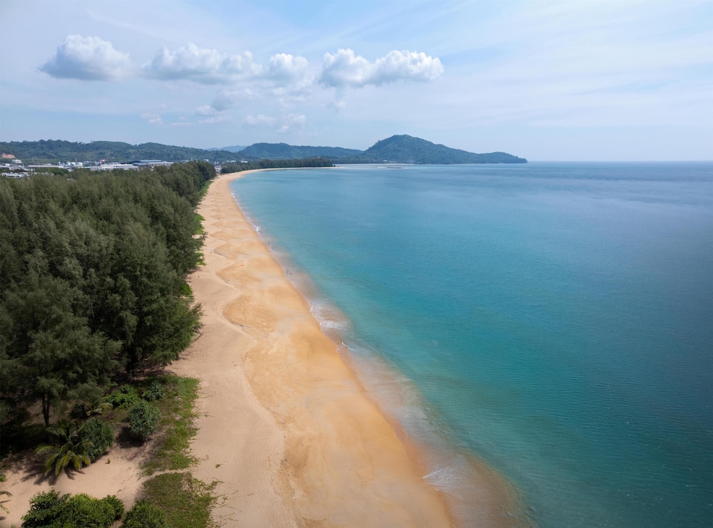 Radisson Blu Resort, Phuket Mai Khao Beach 46/50