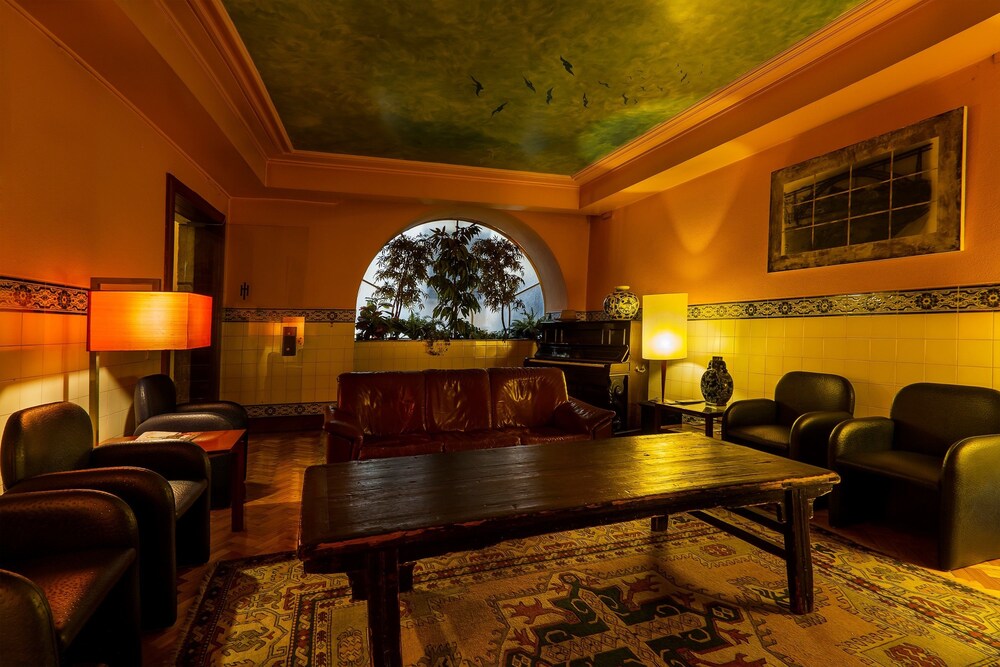 Internacional Hotel 35/48