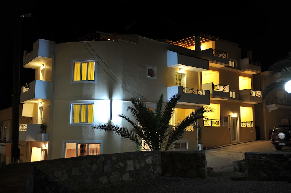 Castello Apartments 2/50