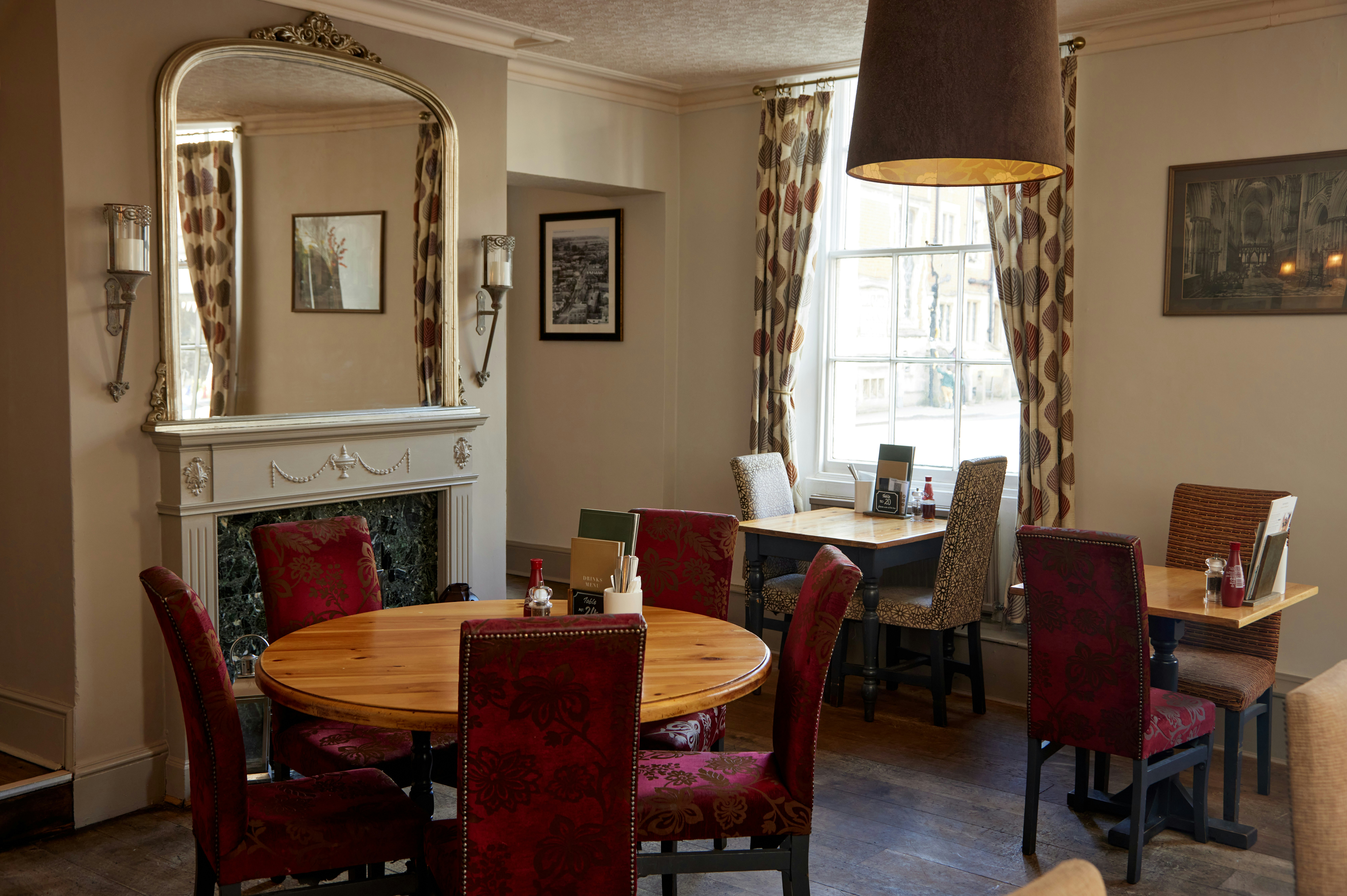 Lamb Hotel 23/29
