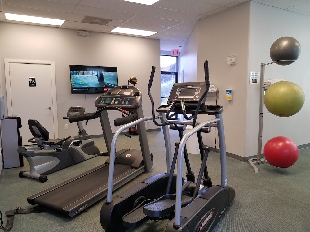 Parc Corniche Condominium Suites 17/62